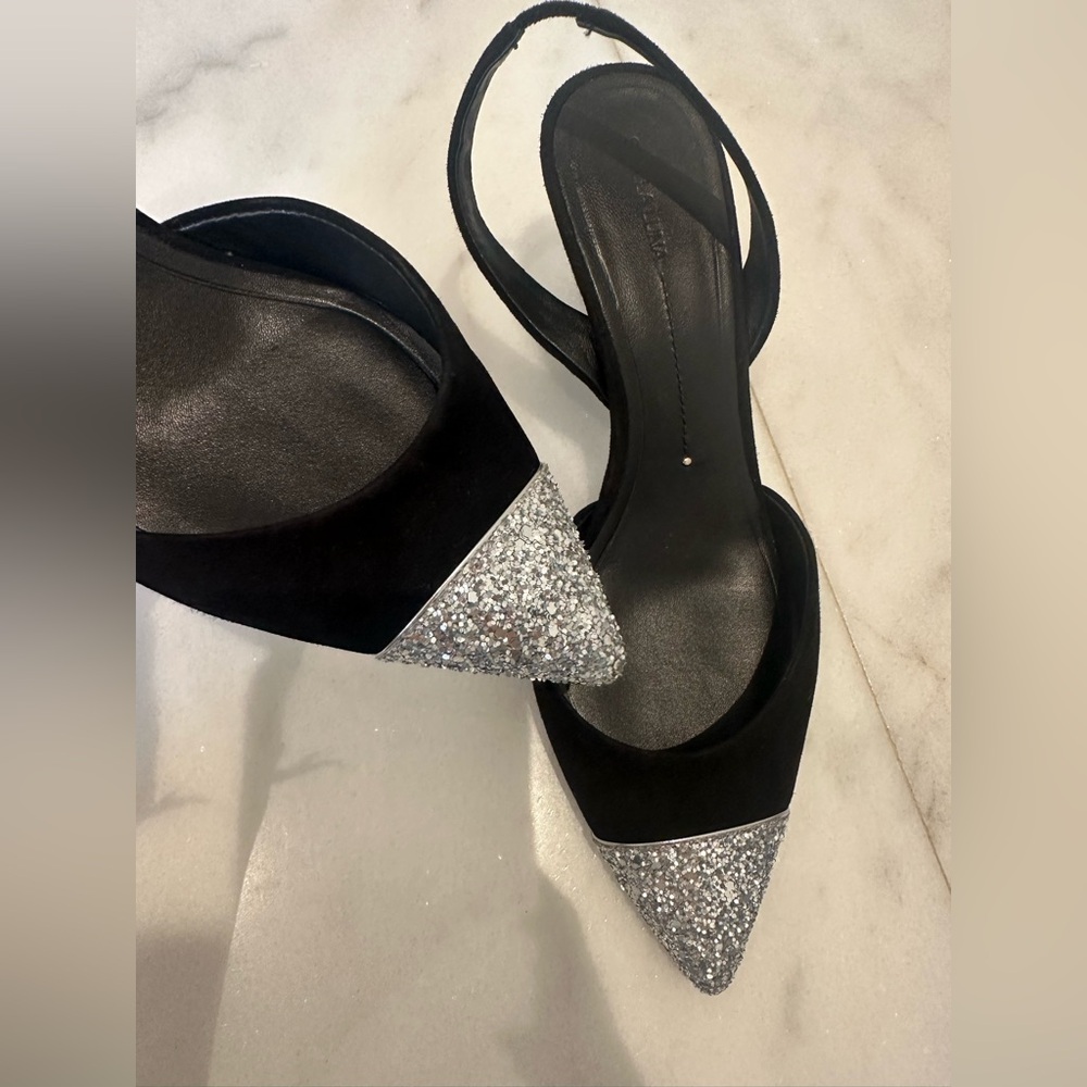 Beautiful Perfect Condition - image 2